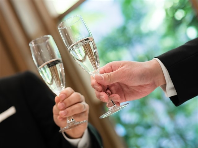 乾杯のイメージ